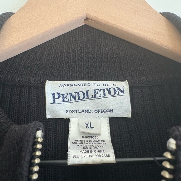 Pendleton Women’s Zip Front Leather Jacket - Picture 3 of 5